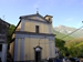 La chiesa di San Nicola e, in alto a destra, monte Gemma